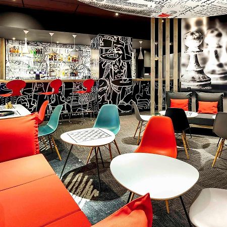Отель Ibis Site Du Futuroscope Чассенеуил-Ду-Поитоу Экстерьер фото