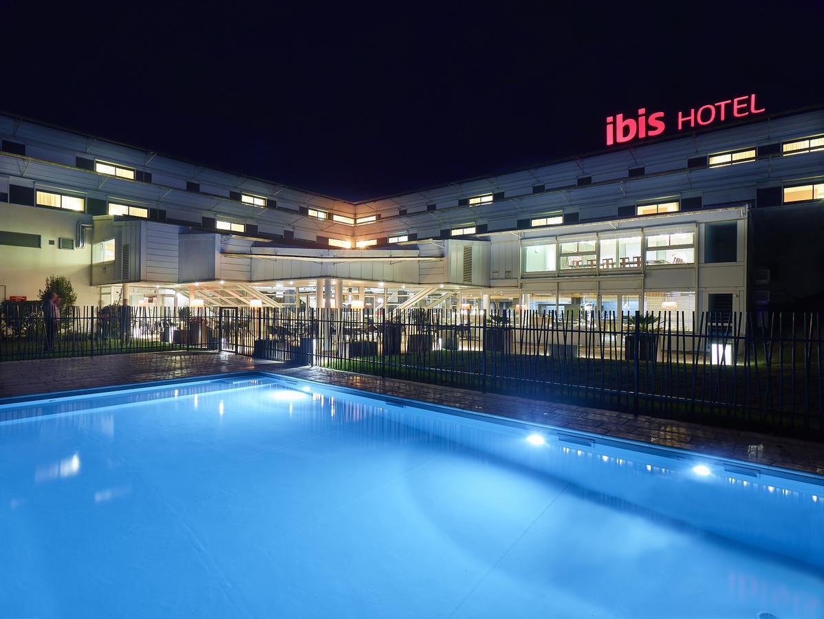 Отель Ibis Site Du Futuroscope Чассенеуил-Ду-Поитоу Экстерьер фото