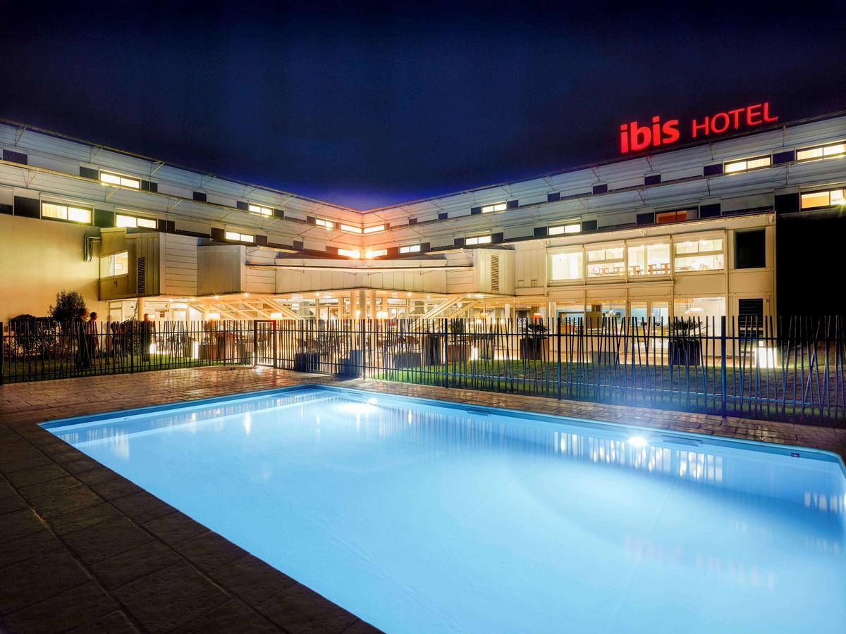 Отель Ibis Site Du Futuroscope Чассенеуил-Ду-Поитоу Экстерьер фото